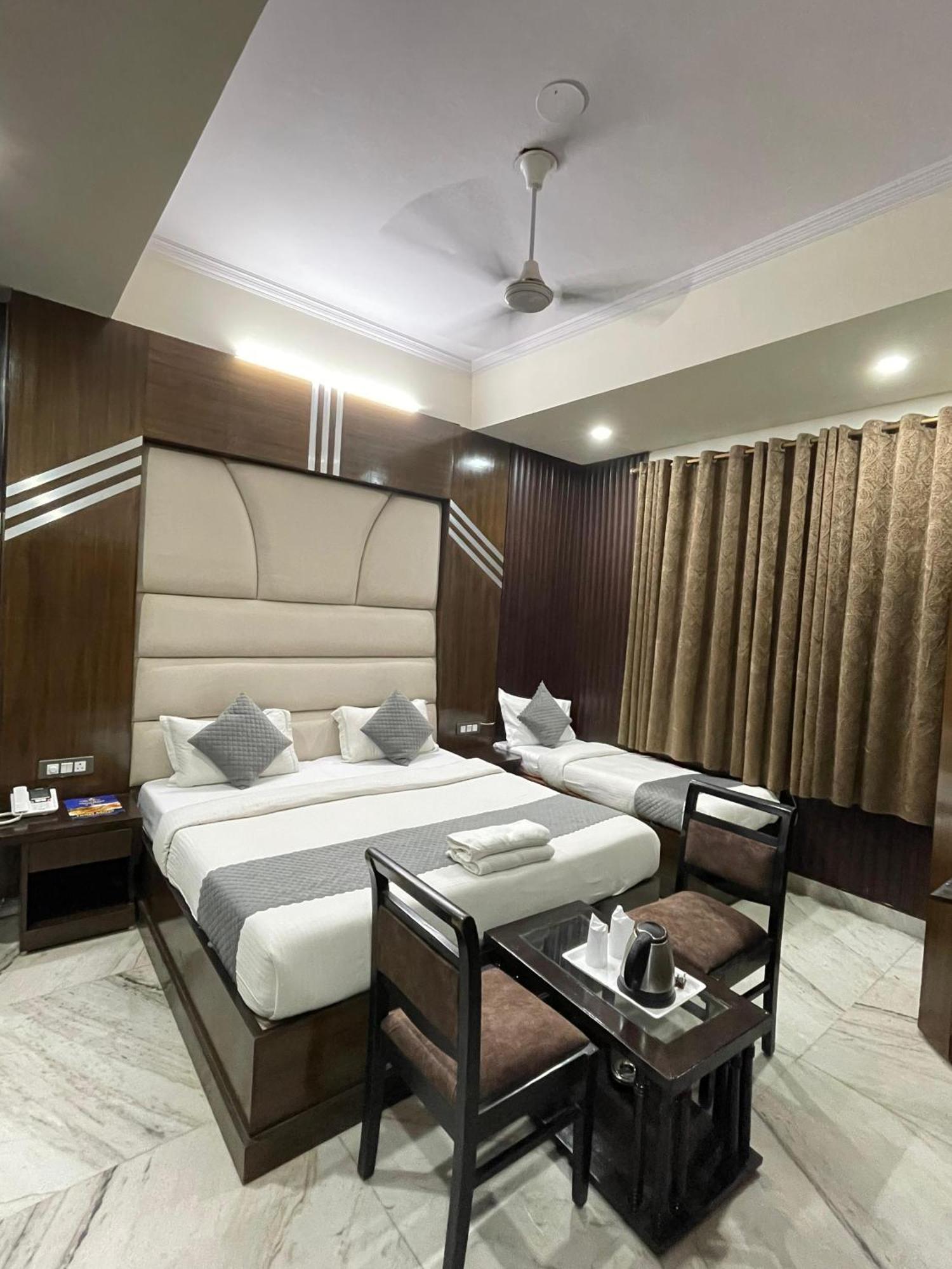 Hotel Radiance Delhi  Exterior photo